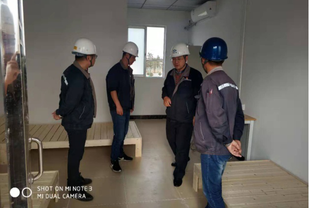 公司黨總支書(shū)記翁耿賢帶隊(duì)檢查新宿舍建設(shè)情況