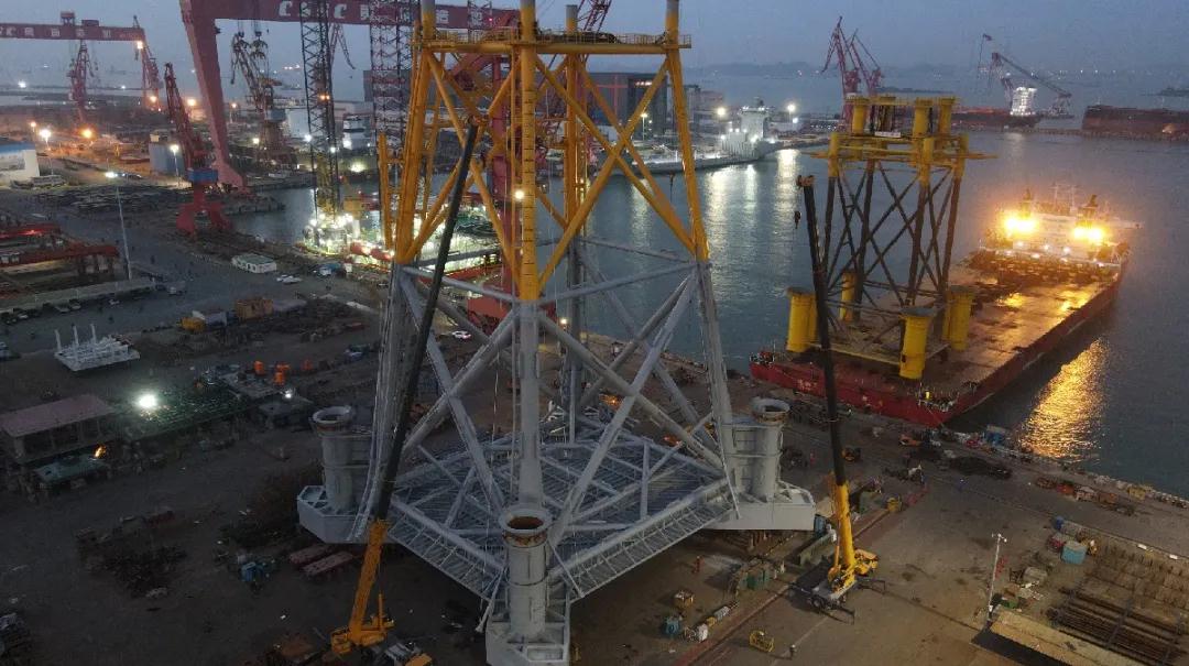 【獻(xiàn)禮】 文船重工制造的國內(nèi)最大海上升壓站基礎(chǔ)在南沙順利交付