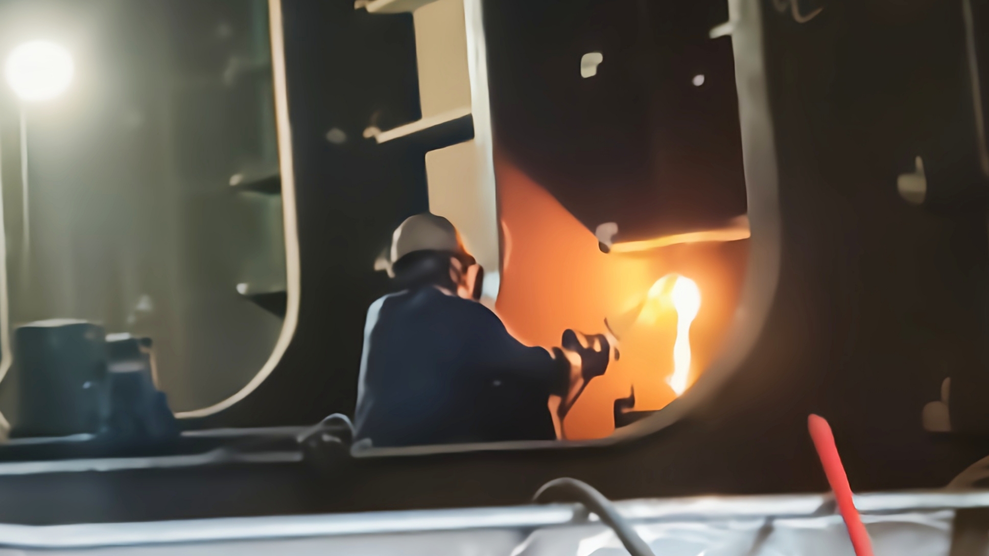 國慶不停歇 加班促生產(chǎn)