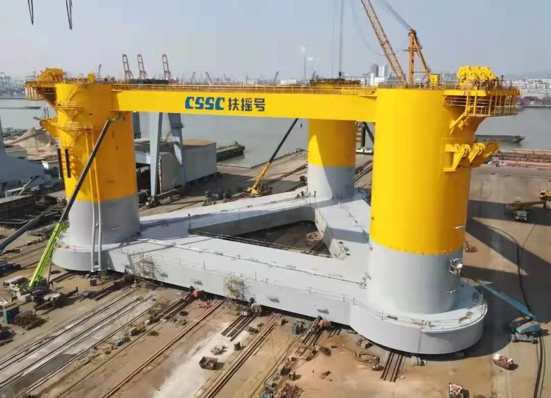 國(guó)內(nèi)首個(gè)深遠(yuǎn)海工況浮式風(fēng)電平臺(tái)“扶搖號(hào)”在我司成功建造下線