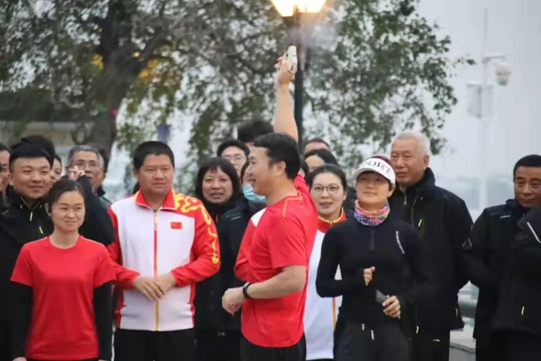 “燃爆！”這場(chǎng)迷你馬拉松激情開(kāi)跑